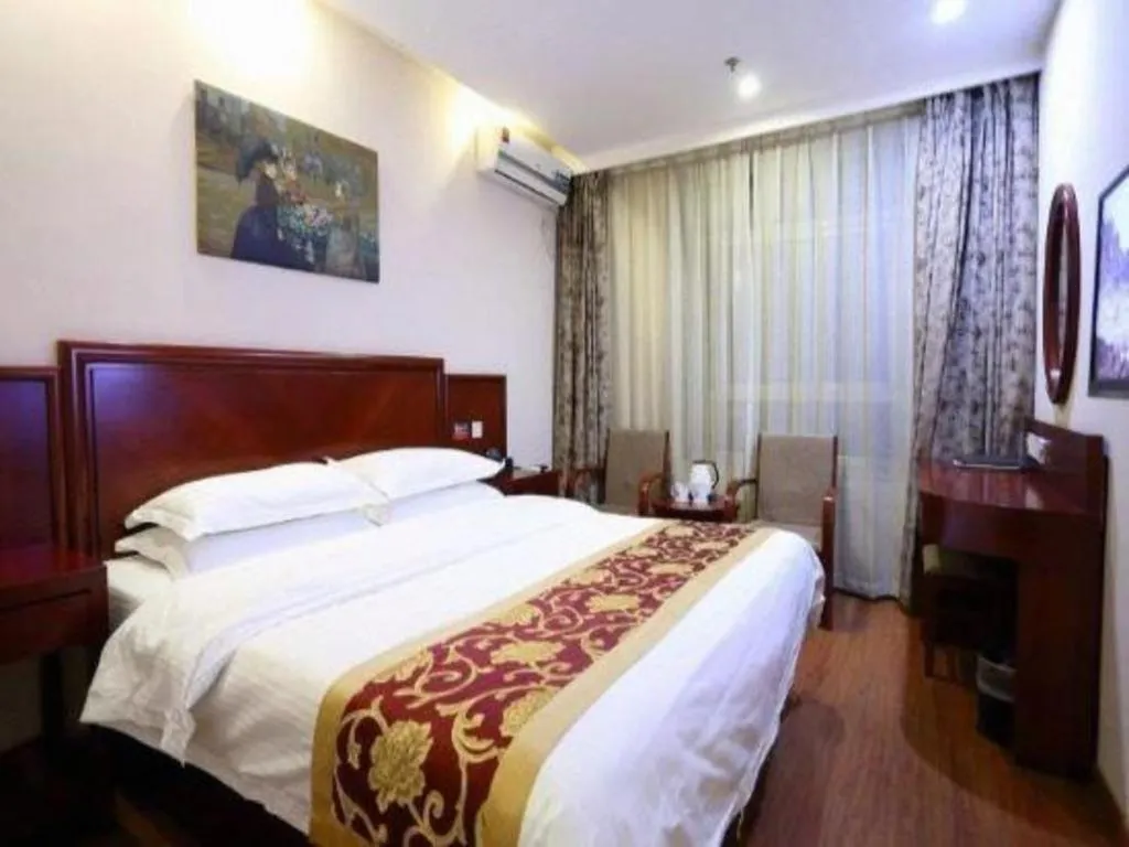 Bed in GreenTree Inn Shanghai Jiading Newtown MaLu Subway Station Business Hotel
