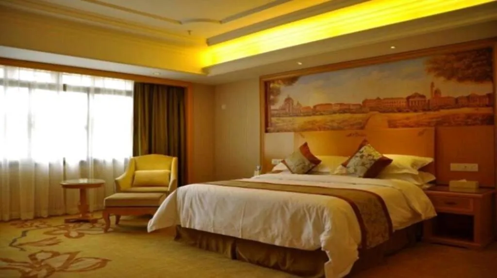 Bed in Vienna International Hotel Lhasa Potala Palace