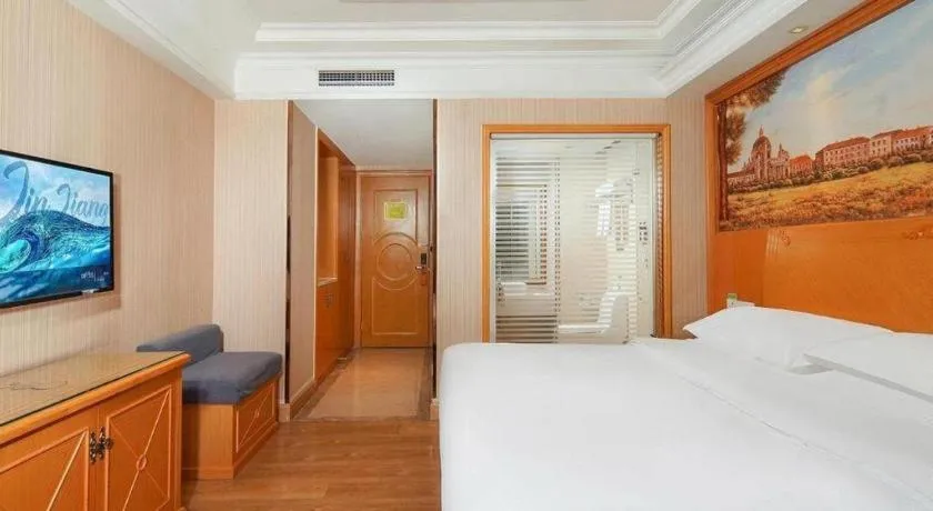 Bed in Vienna International Hotel Lhasa Potala Palace