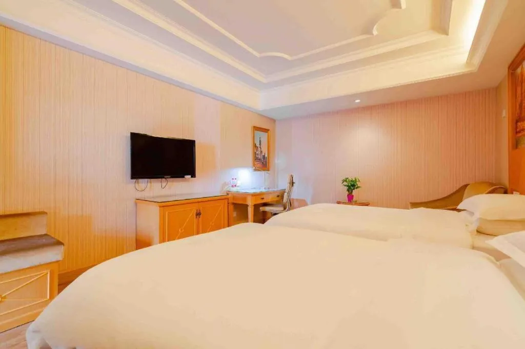 Bed in Vienna International Hotel Lhasa Potala Palace