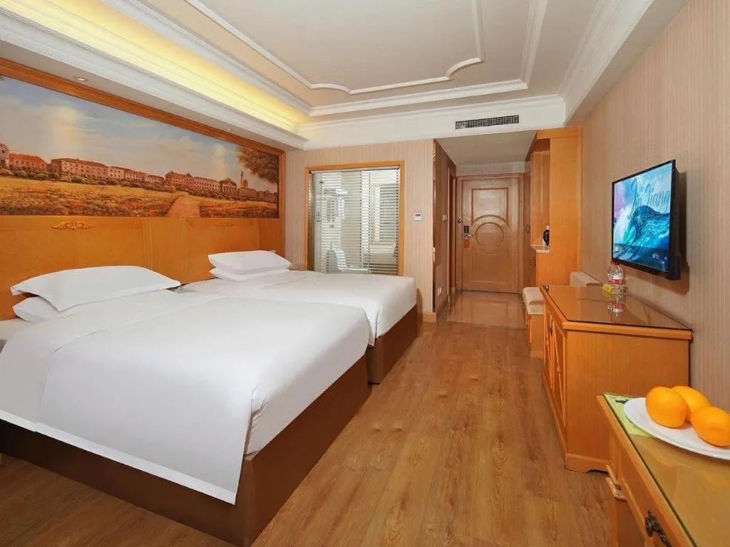 Bed in Vienna International Hotel Lhasa Potala Palace