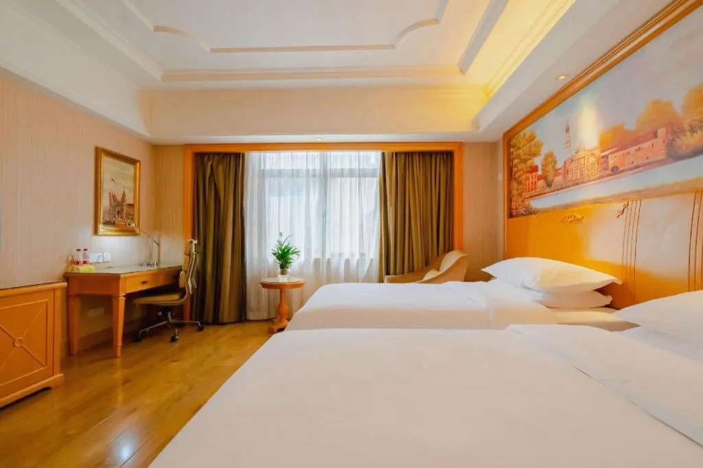 Bed in Vienna International Hotel Lhasa Potala Palace