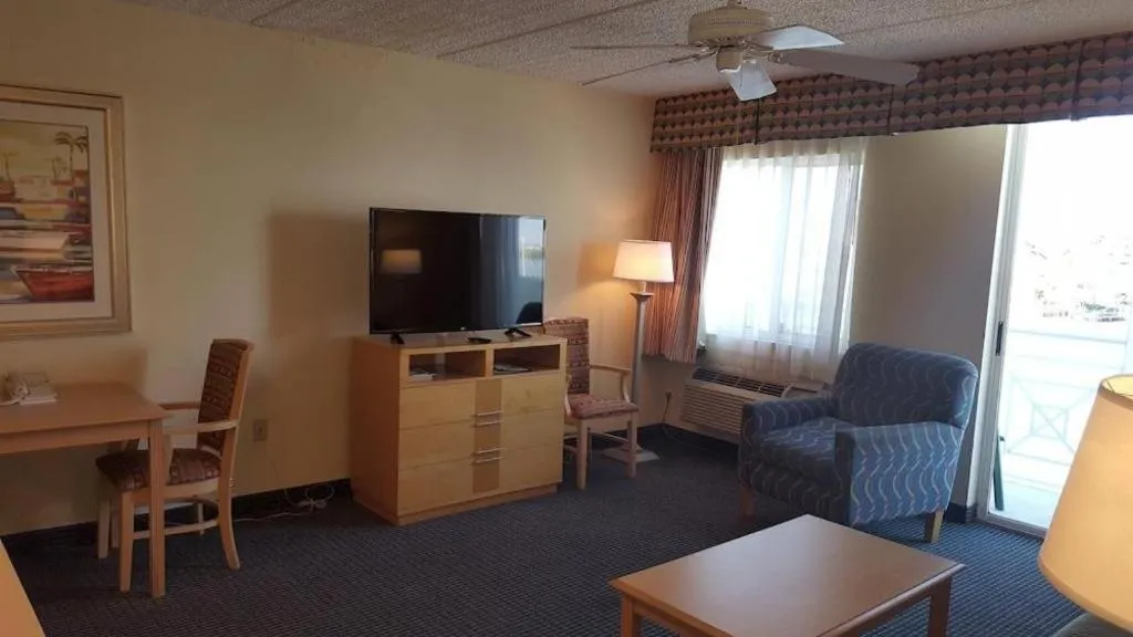 Chart House Suites and Marina