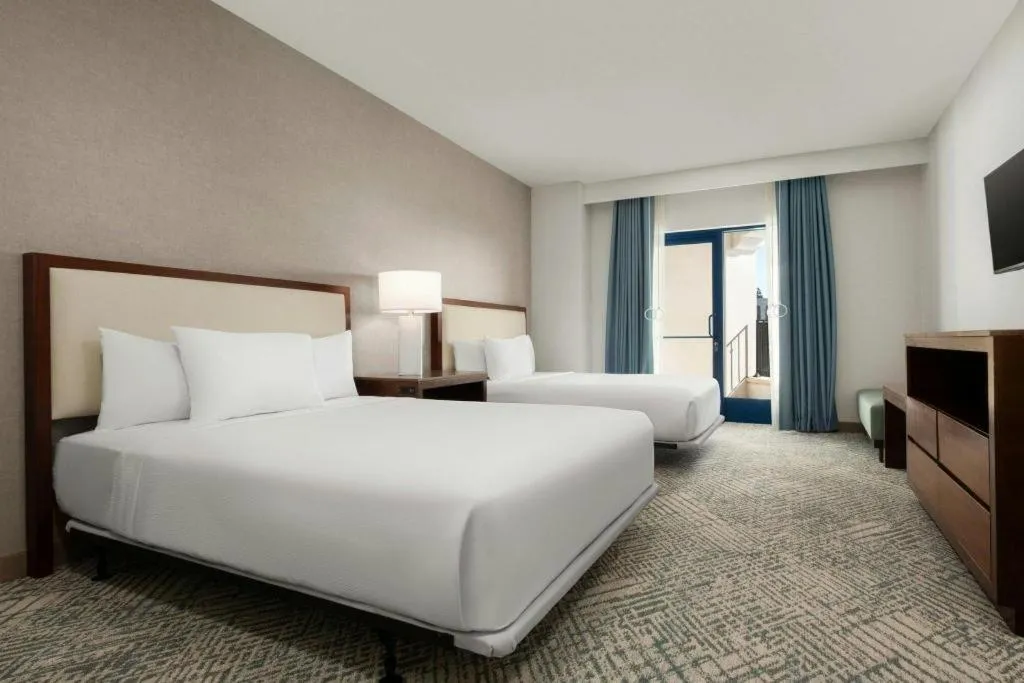 Bed in Courtyard by Marriott Anaheim Theme Park Entrance