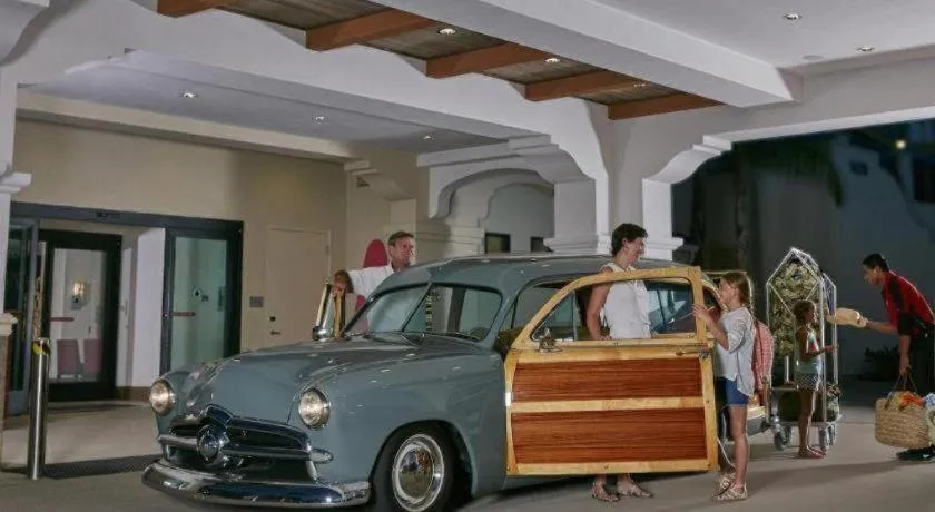 Courtyard by Marriott Anaheim Theme Park Entrance