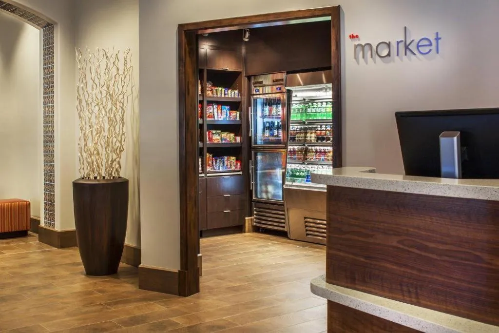 Courtyard by Marriott Anaheim Theme Park Entrance