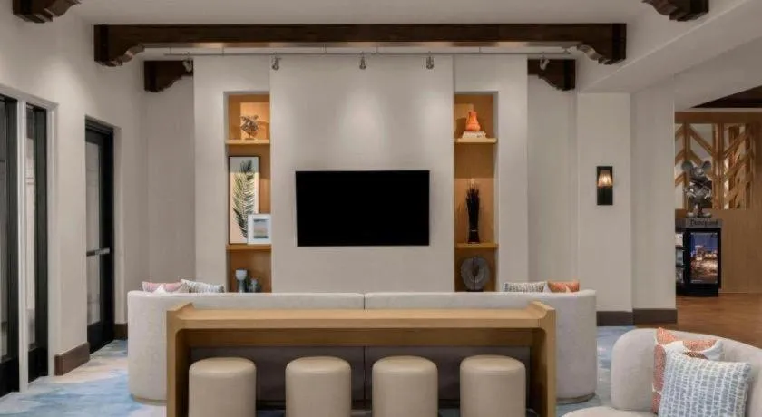 Courtyard by Marriott Anaheim Theme Park Entrance