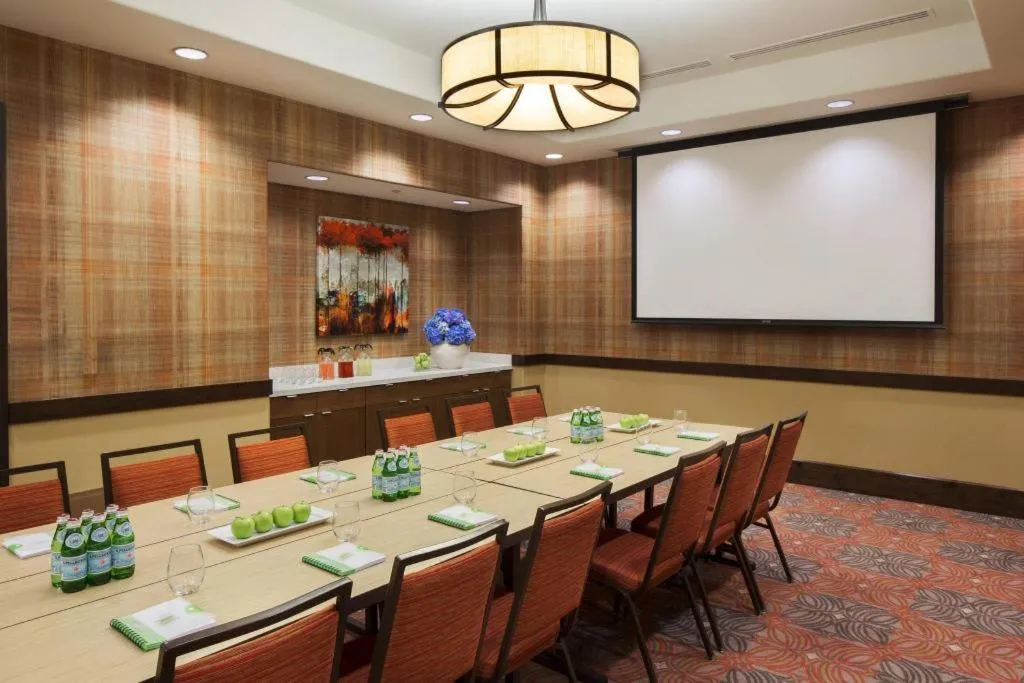 Courtyard by Marriott Anaheim Theme Park Entrance