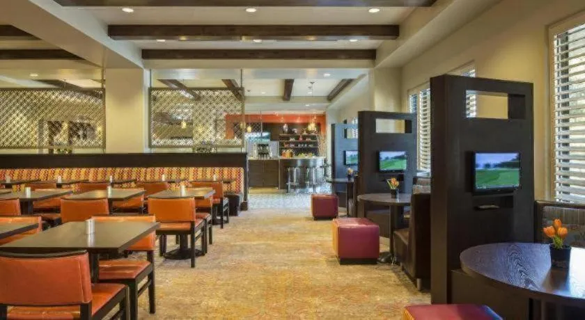 Courtyard by Marriott Anaheim Theme Park Entrance