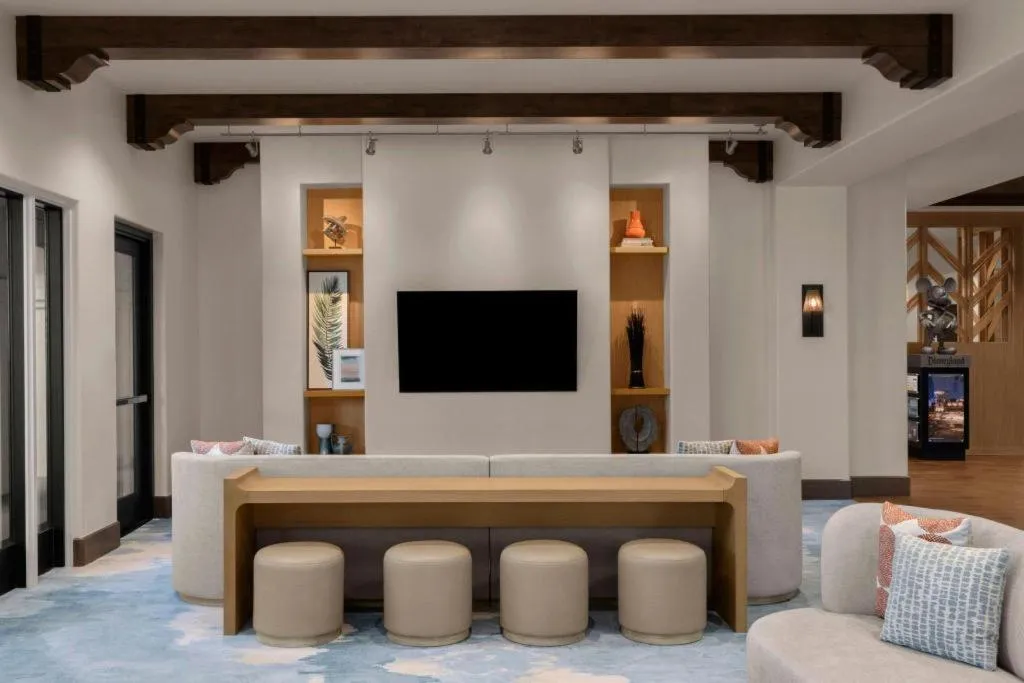 Courtyard by Marriott Anaheim Theme Park Entrance