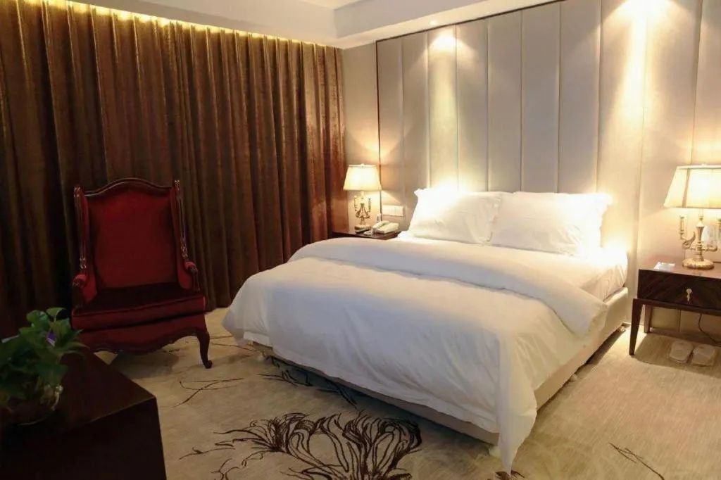 Bed in Jinjiang Metropolo Shanghai Minhang