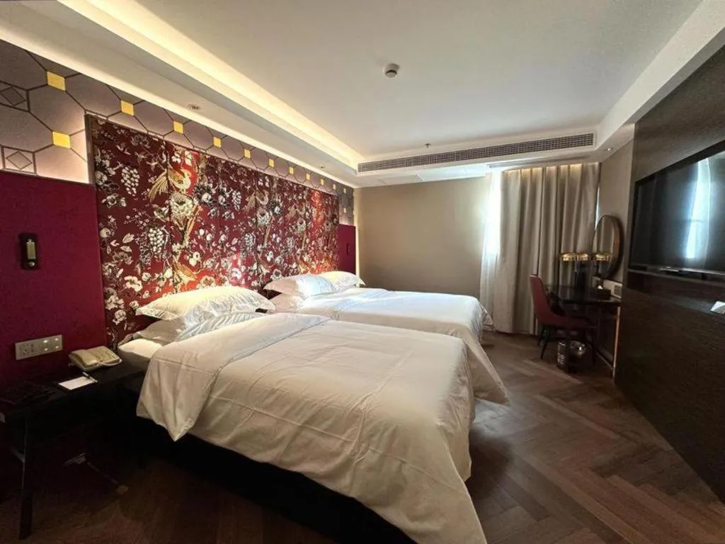 Bed in Jinjiang Metropolo Shanghai Minhang