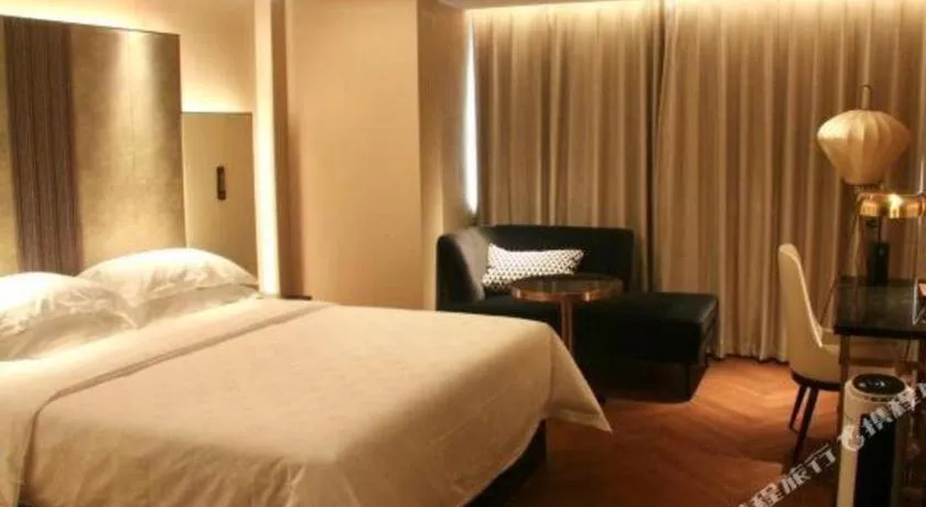 Bed in Jinjiang Metropolo Shanghai Minhang