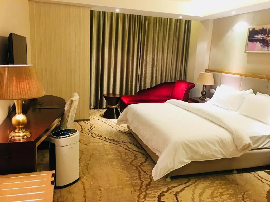 Bed in Jinjiang Metropolo Shanghai Minhang