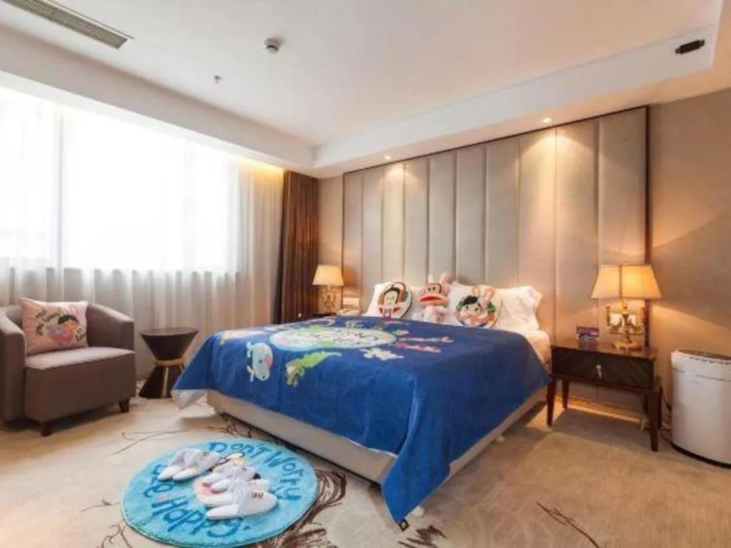 Bed in Jinjiang Metropolo Shanghai Minhang