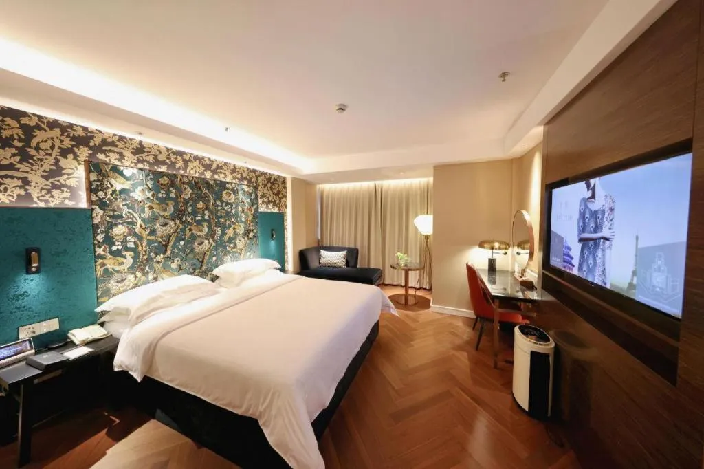 Bed in Jinjiang Metropolo Shanghai Minhang