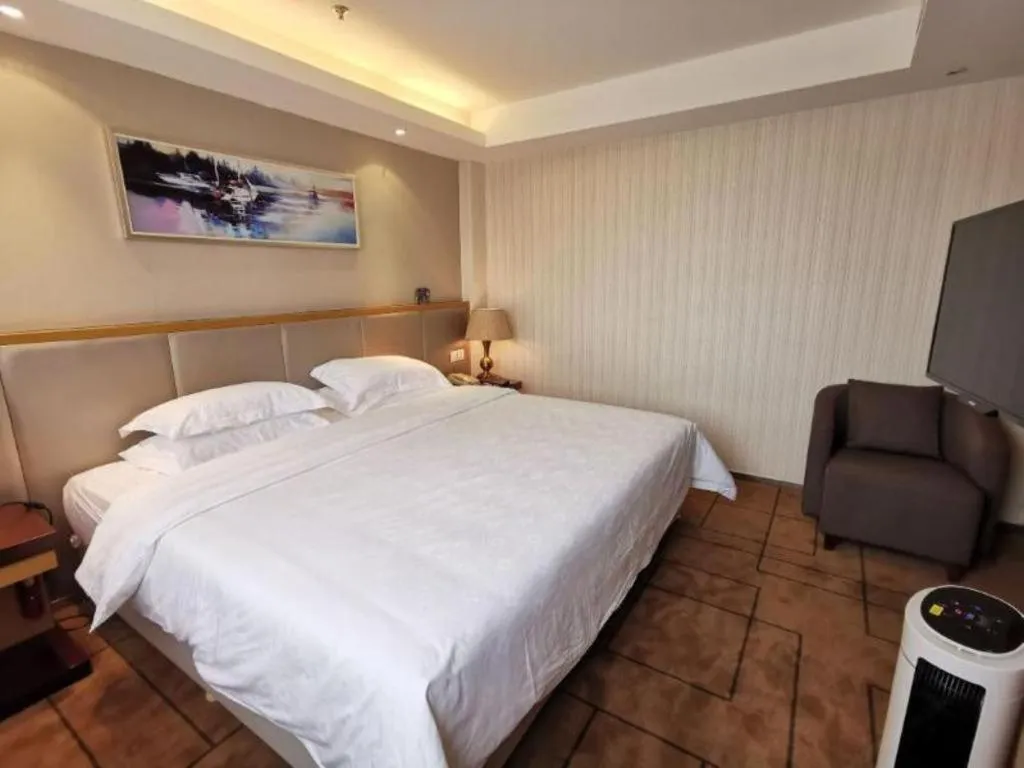 Bed in Jinjiang Metropolo Shanghai Minhang