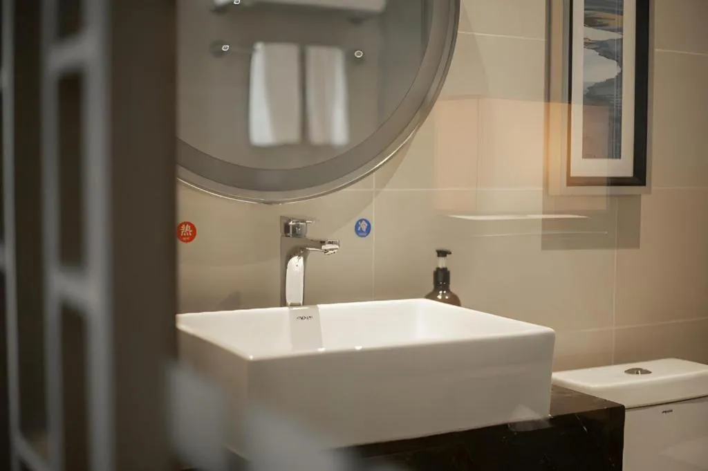 Echeng Hotel Wuhan Optics Valley Square Yangjiawan Metro Station