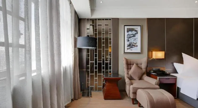 Echeng Hotel Wuhan Optics Valley Square Yangjiawan Metro Station