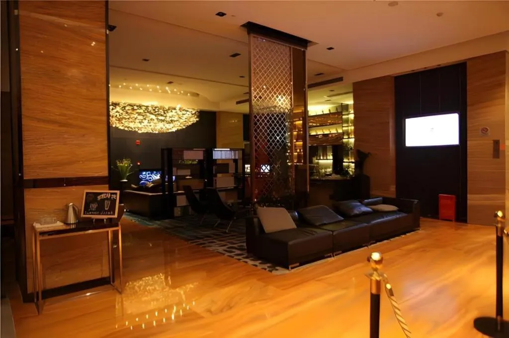 Echeng Hotel Wuhan Optics Valley Square Yangjiawan Metro Station