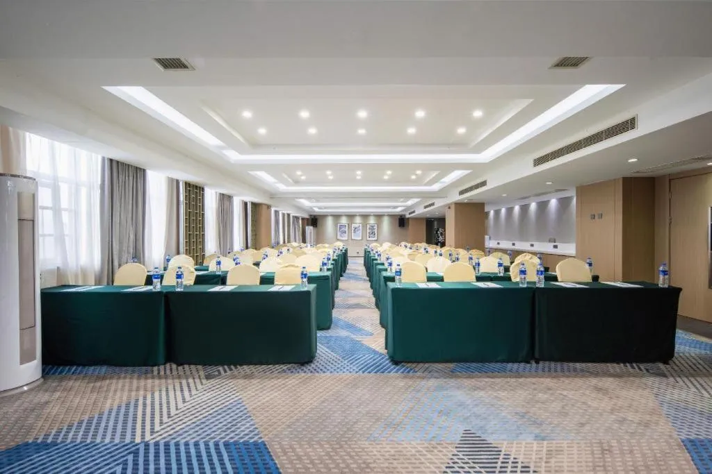 Echeng Hotel Wuhan Optics Valley Square Yangjiawan Metro Station