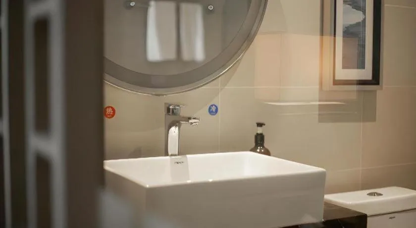 Echeng Hotel Wuhan Optics Valley Square Yangjiawan Metro Station