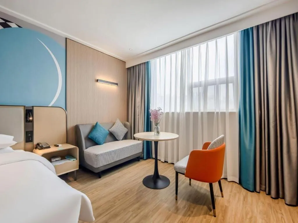 Bed in City Comfort Inn Wuzhou Municipal Square