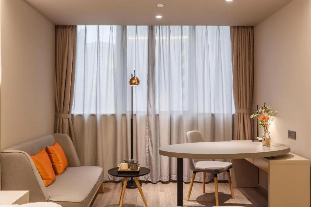 Home Inn Selected Guangzhou Zhujiang New Town Wuyangcun Metro Station