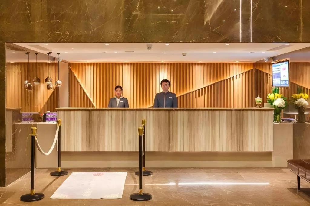 Home Inn Selected Guangzhou Zhujiang New Town Wuyangcun Metro Station