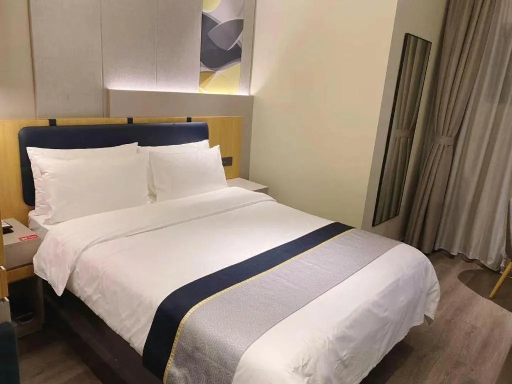 Bed in Home Inn Selected Guangzhou Zhujiang New Town Wuyangcun Metro Station