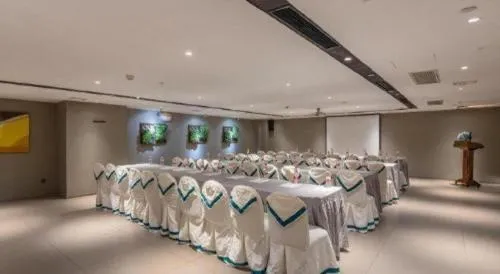 Home Inn Selected Guangzhou Zhujiang New Town Wuyangcun Metro Station