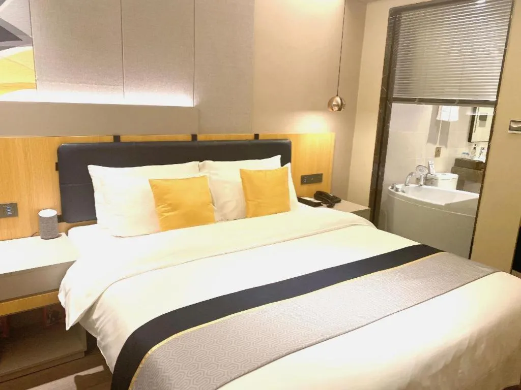 Bed in Home Inn Selected Guangzhou Zhujiang New Town Wuyangcun Metro Station