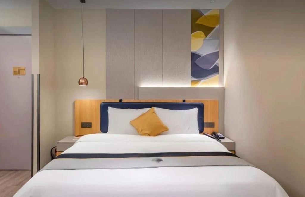 Bed in Home Inn Selected Guangzhou Zhujiang New Town Wuyangcun Metro Station