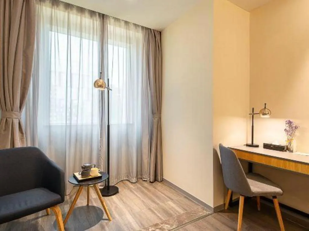 Home Inn Selected Guangzhou Zhujiang New Town Wuyangcun Metro Station