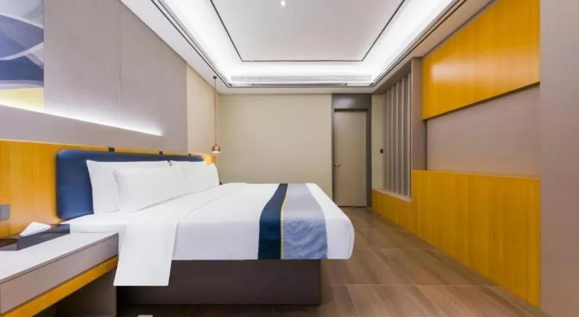 Bed in Home Inn Selected Guangzhou Zhujiang New Town Wuyangcun Metro Station
