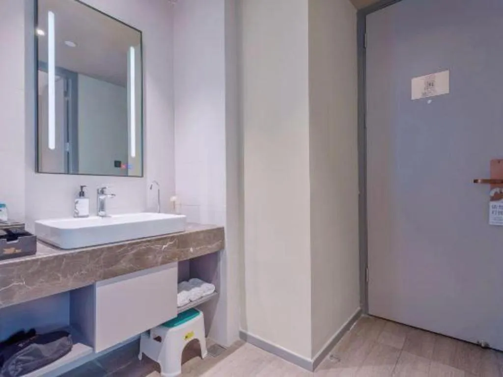 Home Inn Selected Guangzhou Zhujiang New Town Wuyangcun Metro Station