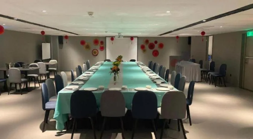 Home Inn Selected Guangzhou Zhujiang New Town Wuyangcun Metro Station