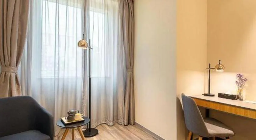 Home Inn Selected Guangzhou Zhujiang New Town Wuyangcun Metro Station