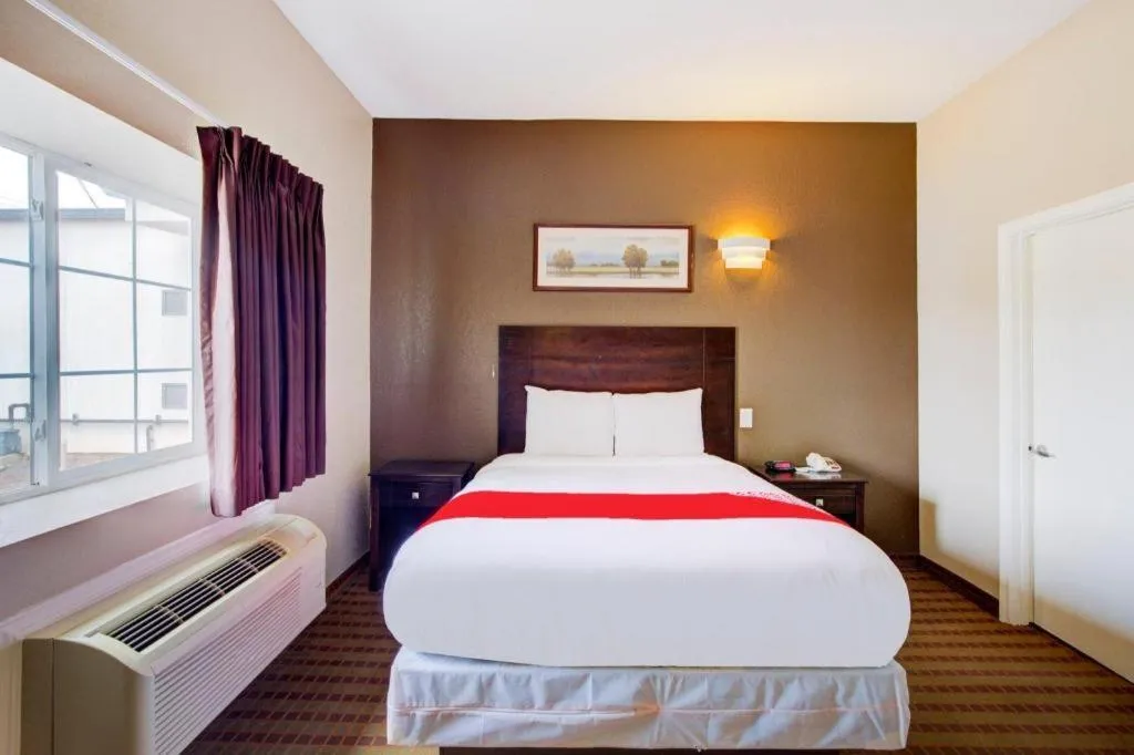 Bed in Hotel O Dilley Main St TX