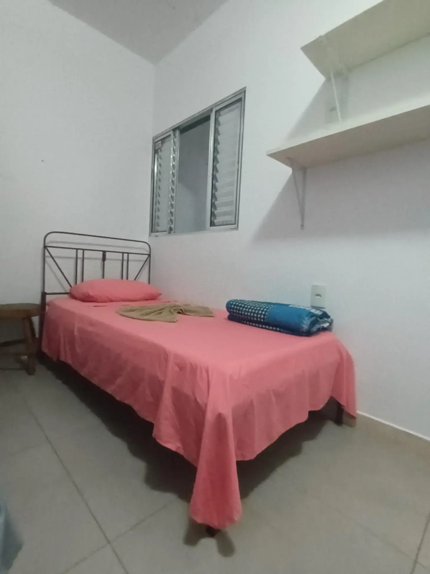 Triple Room - single occupancy in Girassol Hostel Vila Madalena Triple Room - single occupancy in Girassol Hostel Vila Madalena