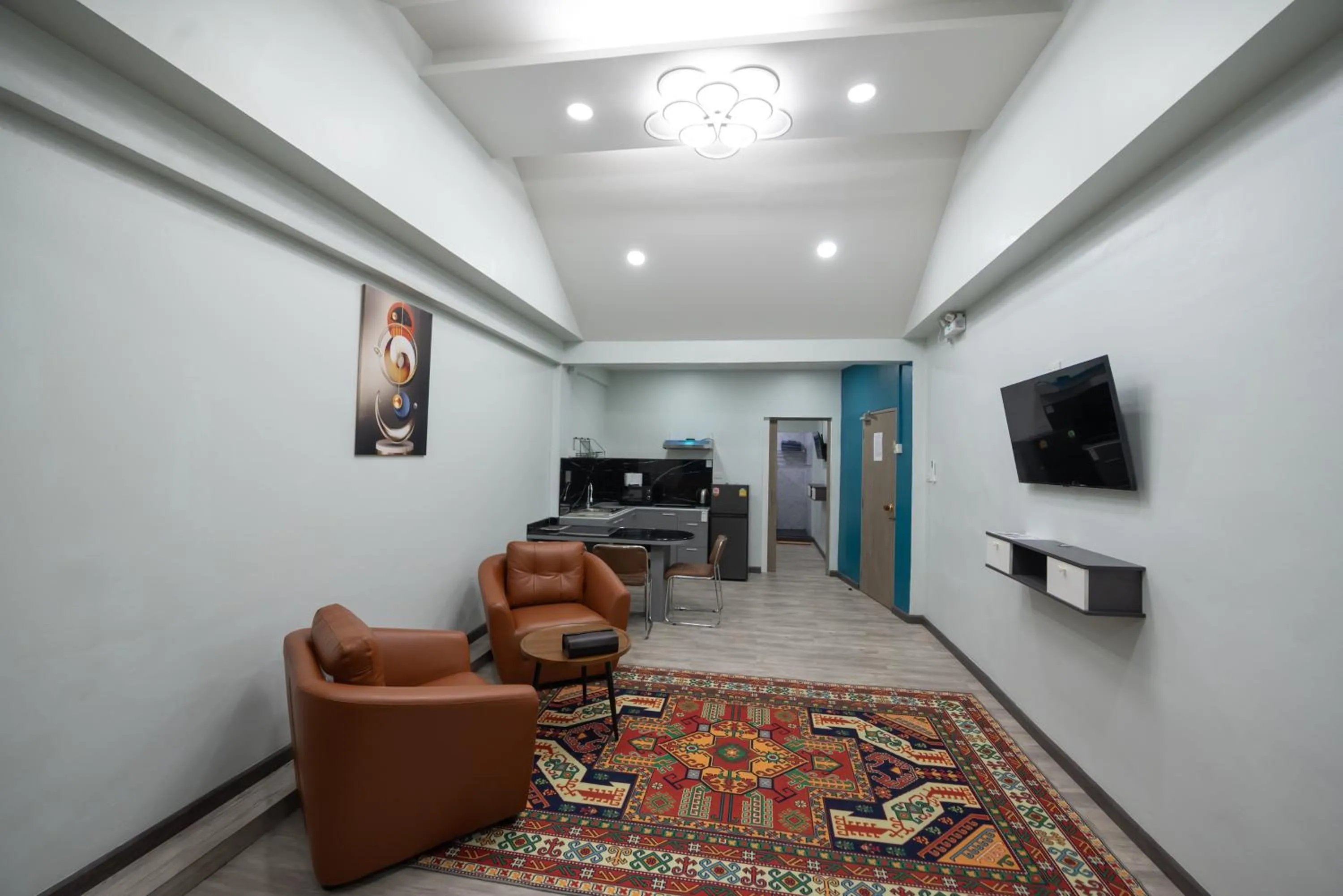 Kitchen or kitchenette in SkyLink Homes - Pattunaam - Airport Link & BTS Chidlom