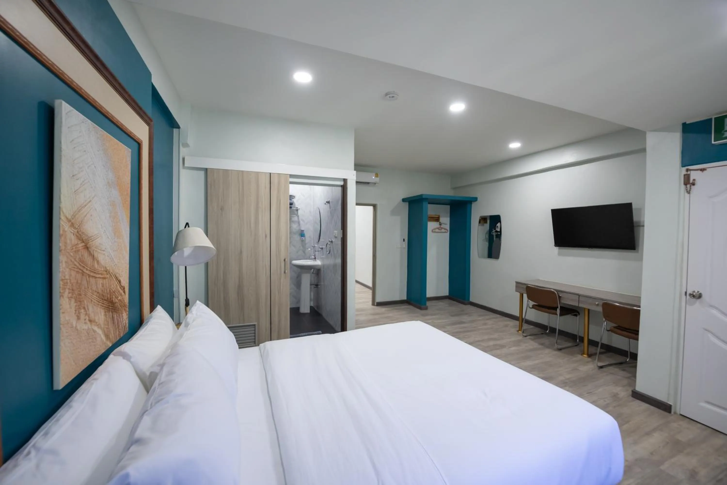 Bedroom, Bed in SkyLink Homes - Pattunaam - Airport Link & BTS Chidlom