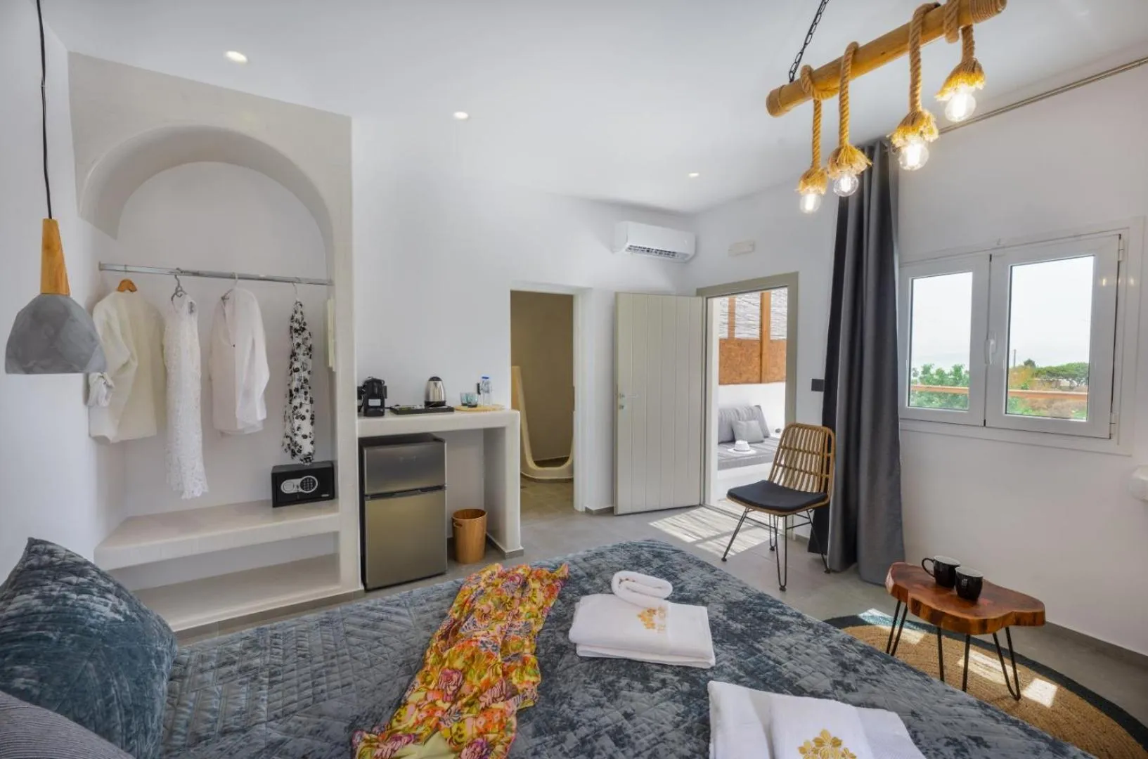 Photo of the whole room, Bed in Tre Fiori - The Retreat Suites