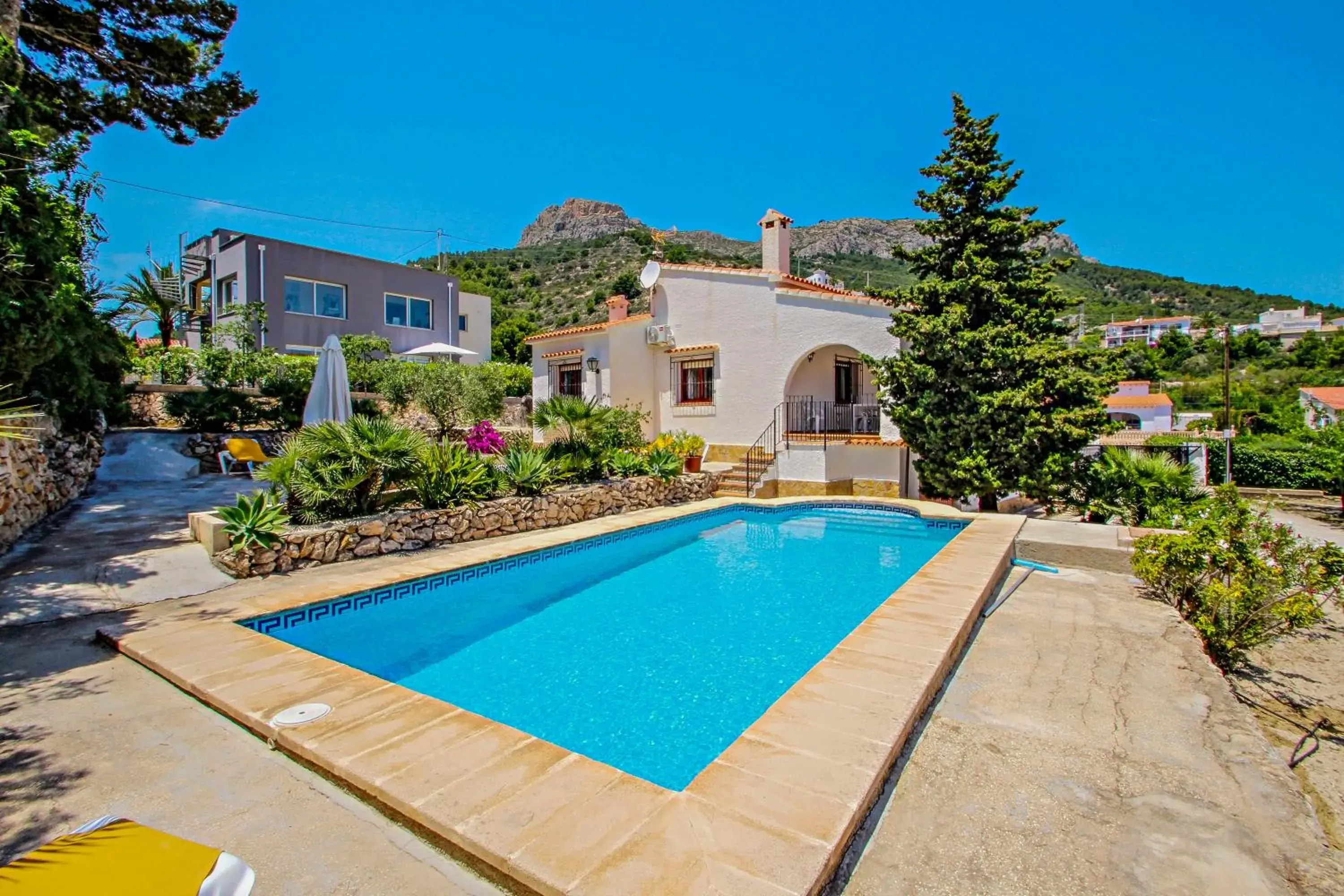 Laura-29A - pretty holiday property with garden and private pool in Calpe Laura-29A - pretty holiday property with garden and private pool in Calpe