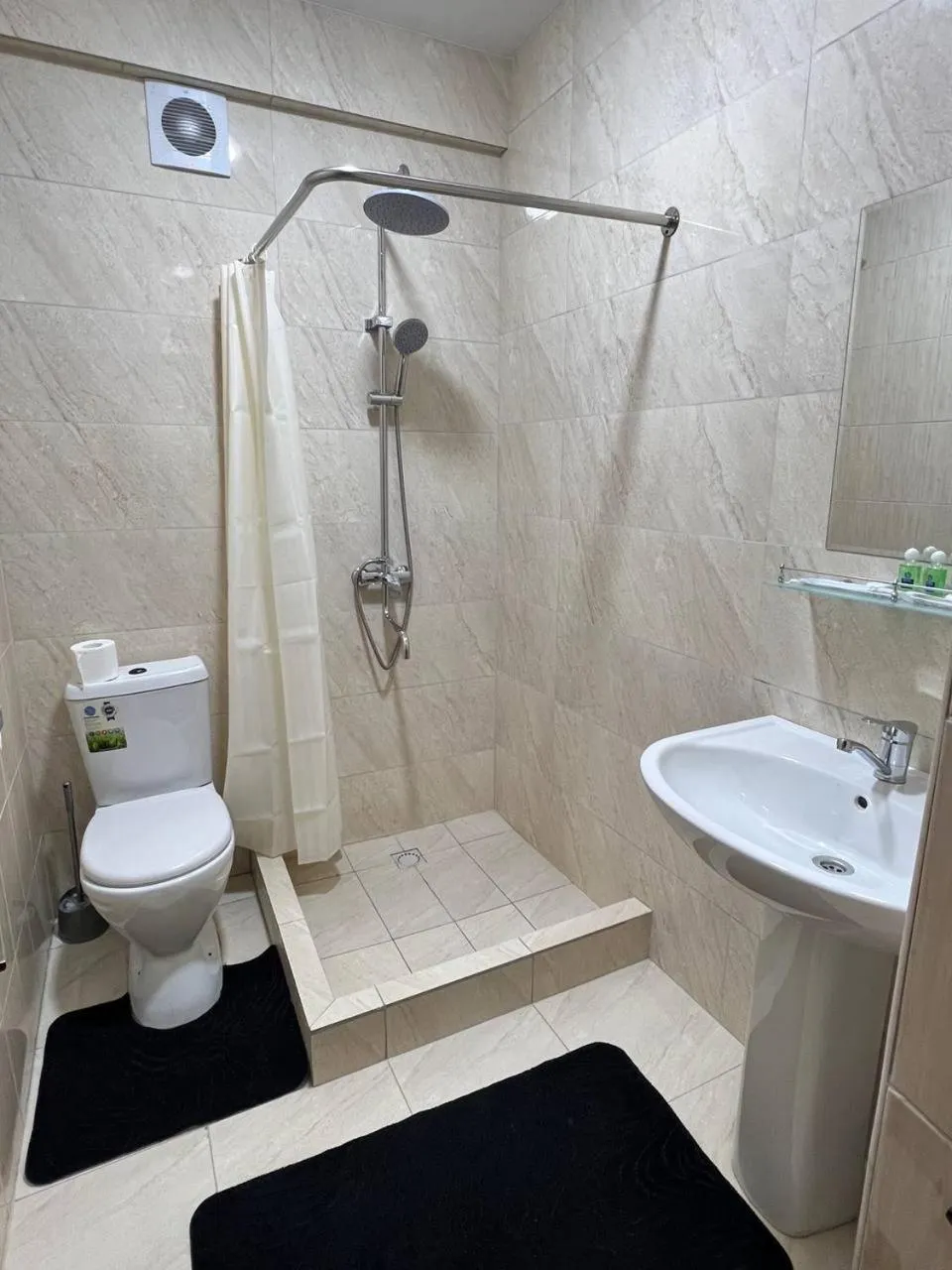 Shower in Orzu Hotel