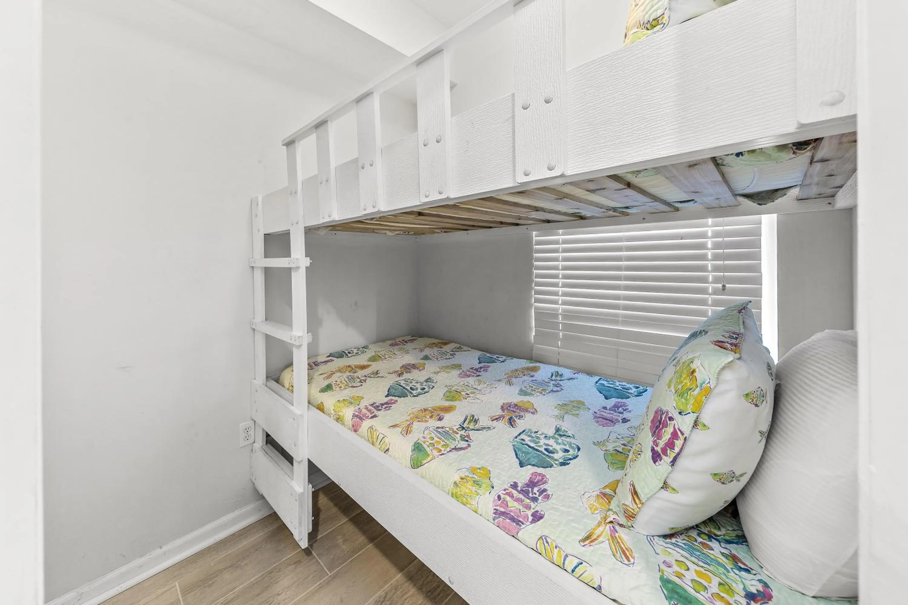 Bedroom, Bed in Lighthouse Condos Gulf Shores