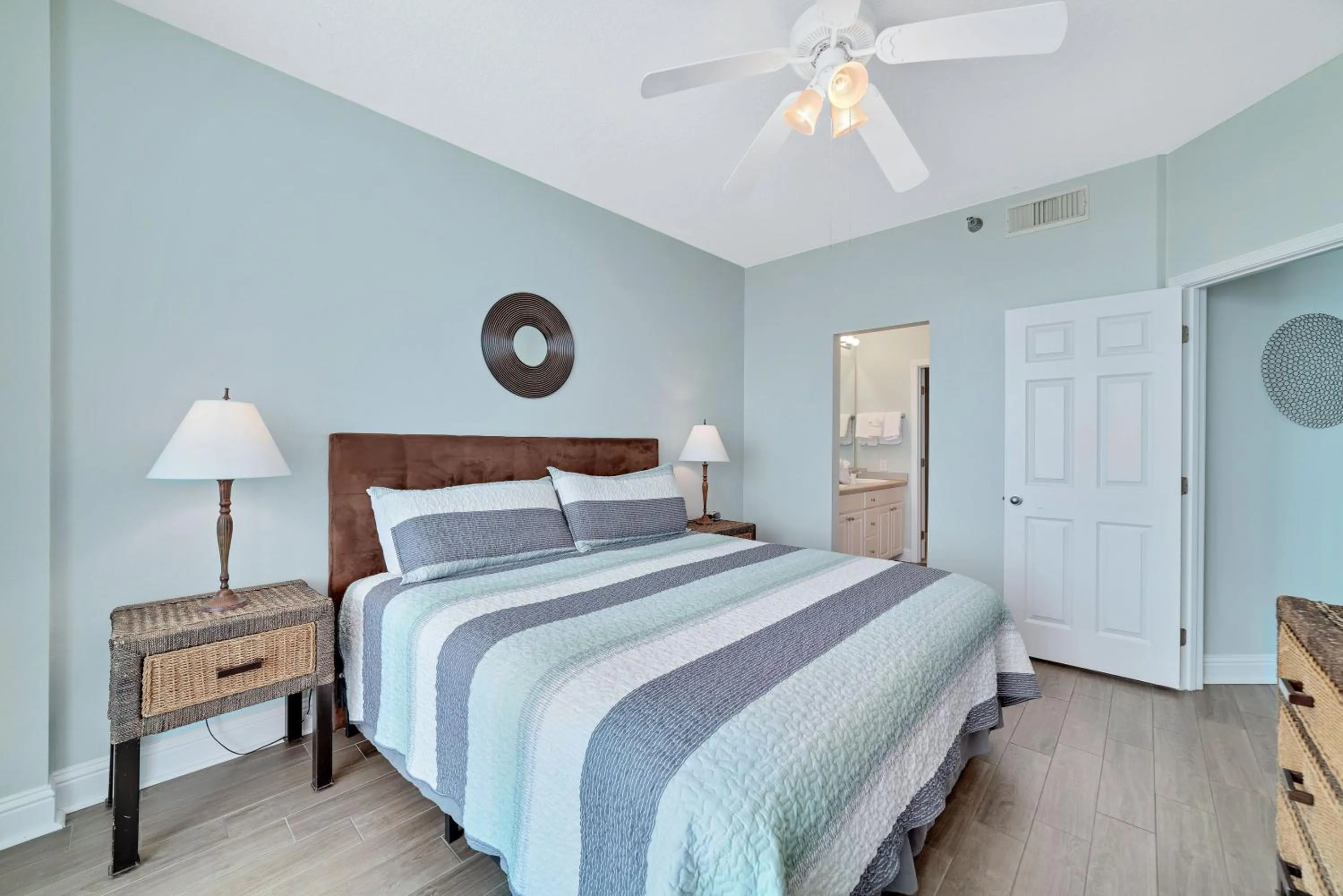 Bedroom, Bed in Lighthouse Condos Gulf Shores