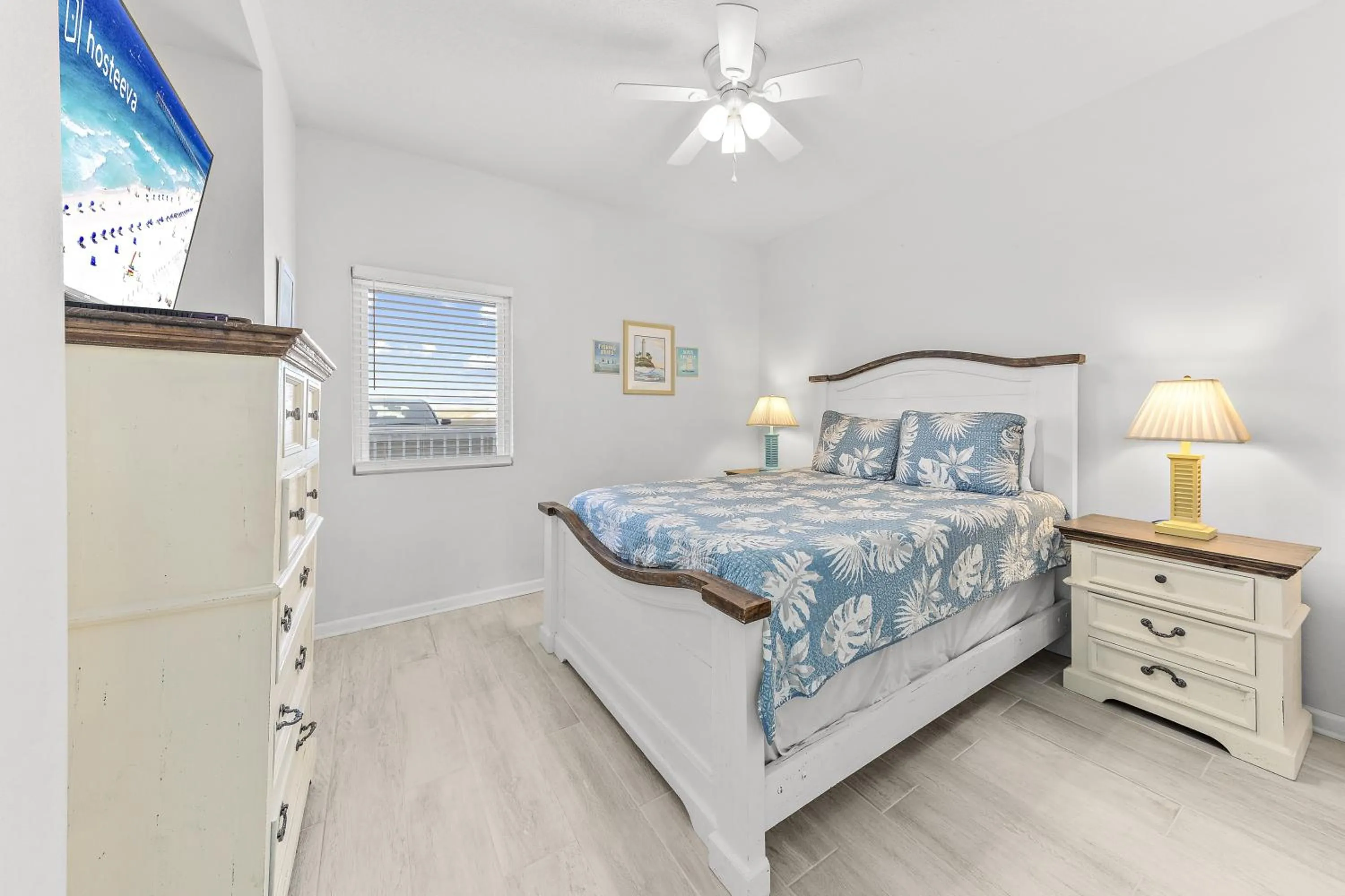 Bedroom, Bed in Lighthouse Condos Gulf Shores