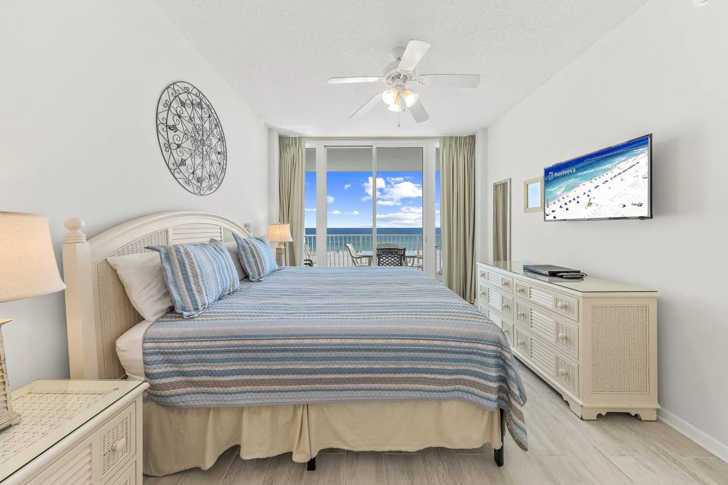 Bedroom, Bed in Lighthouse Condos Gulf Shores