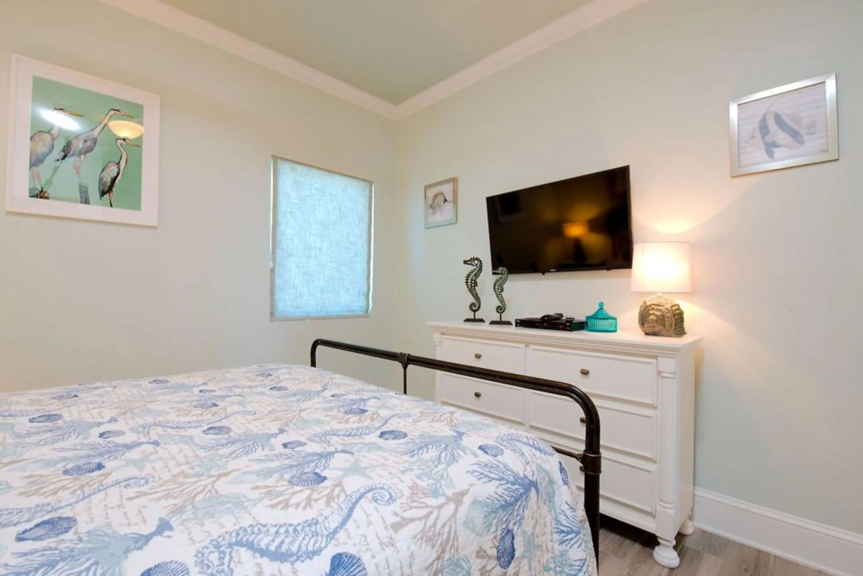 Bedroom, Bed in Lighthouse Condos Gulf Shores